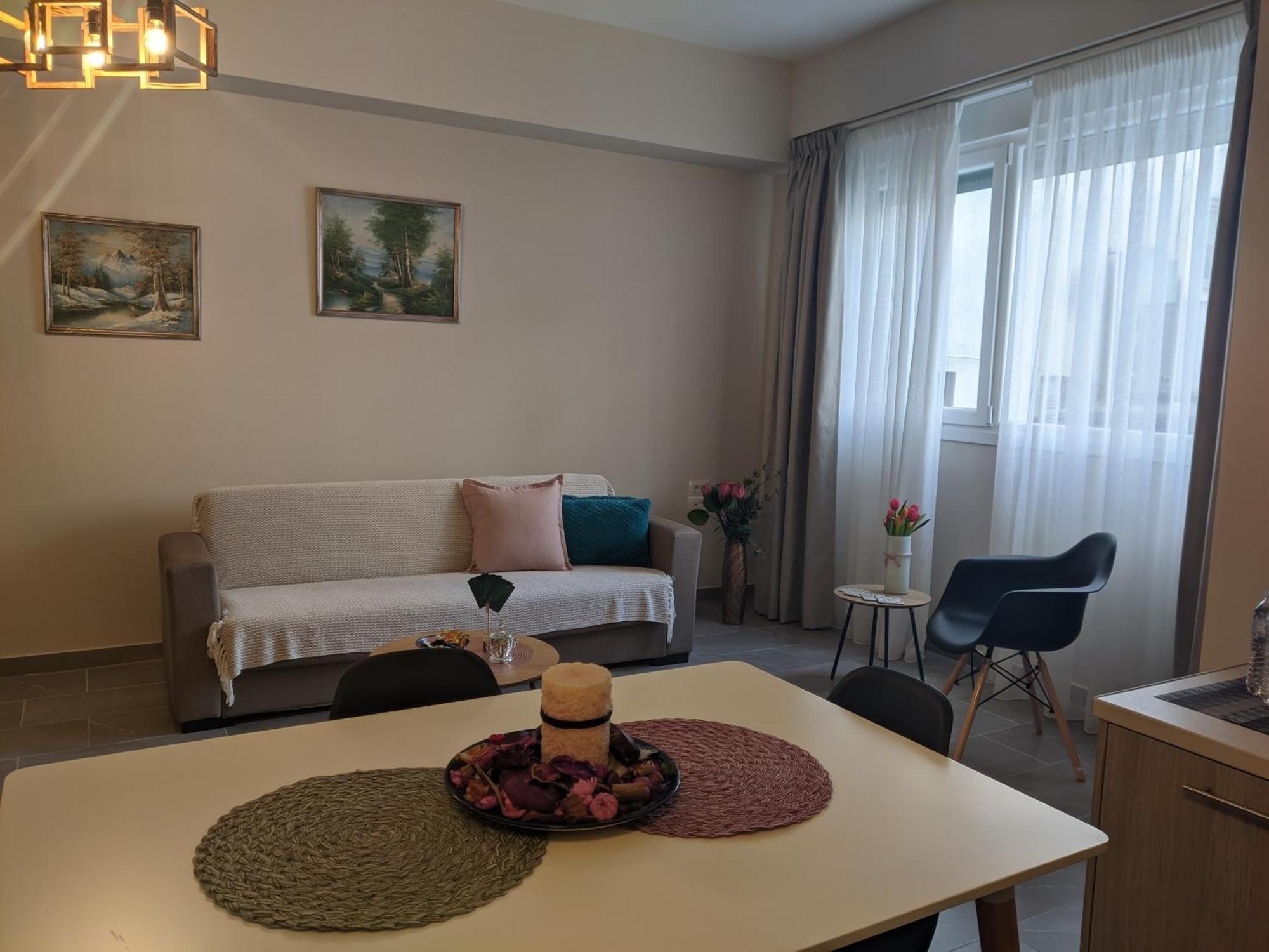 Aristo Central Apartments Янина Екстериор снимка