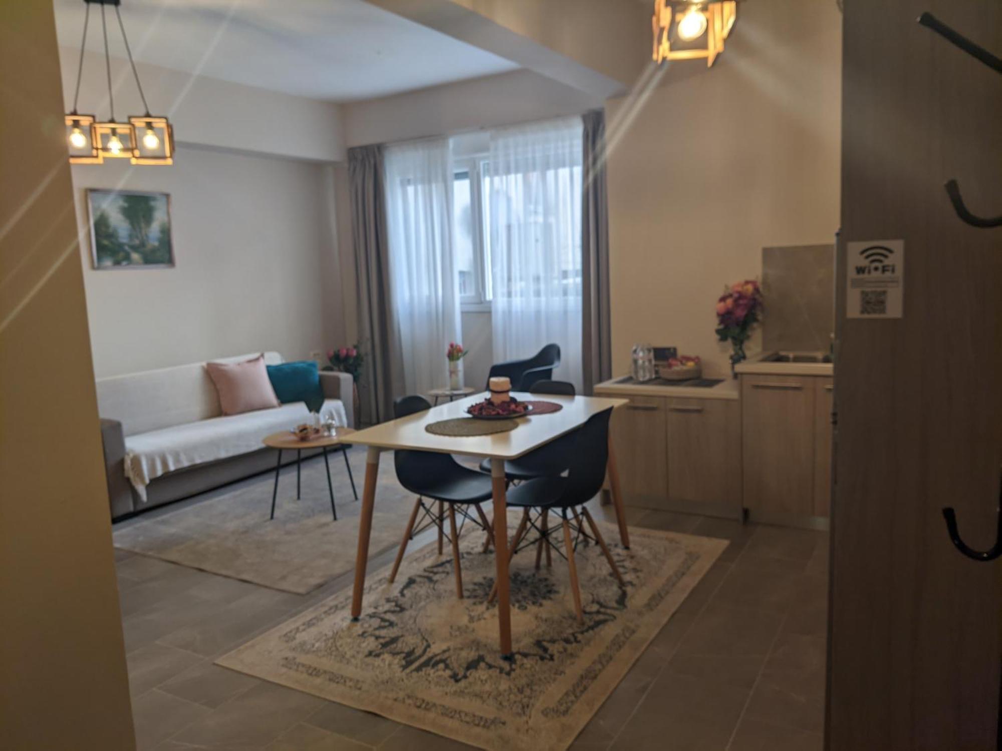 Aristo Central Apartments Янина Екстериор снимка