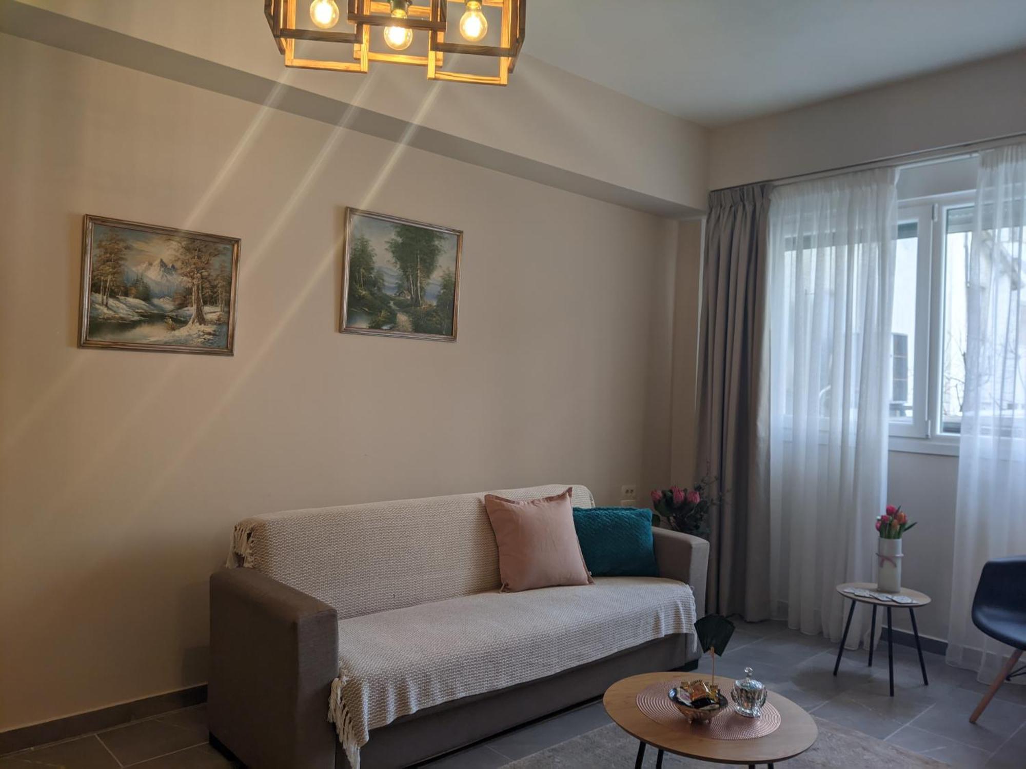 Aristo Central Apartments Янина Екстериор снимка