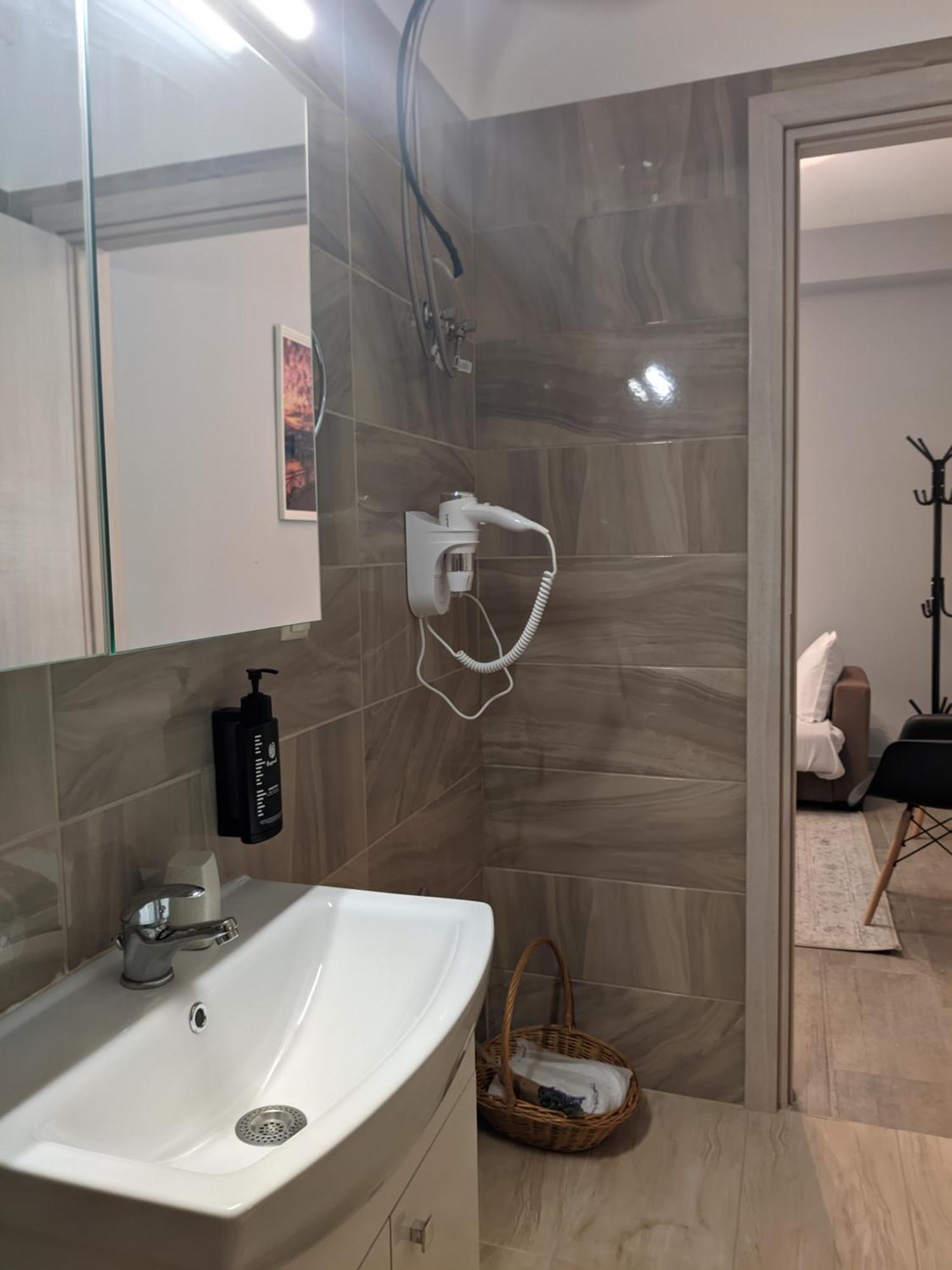 Aristo Central Apartments Янина Екстериор снимка