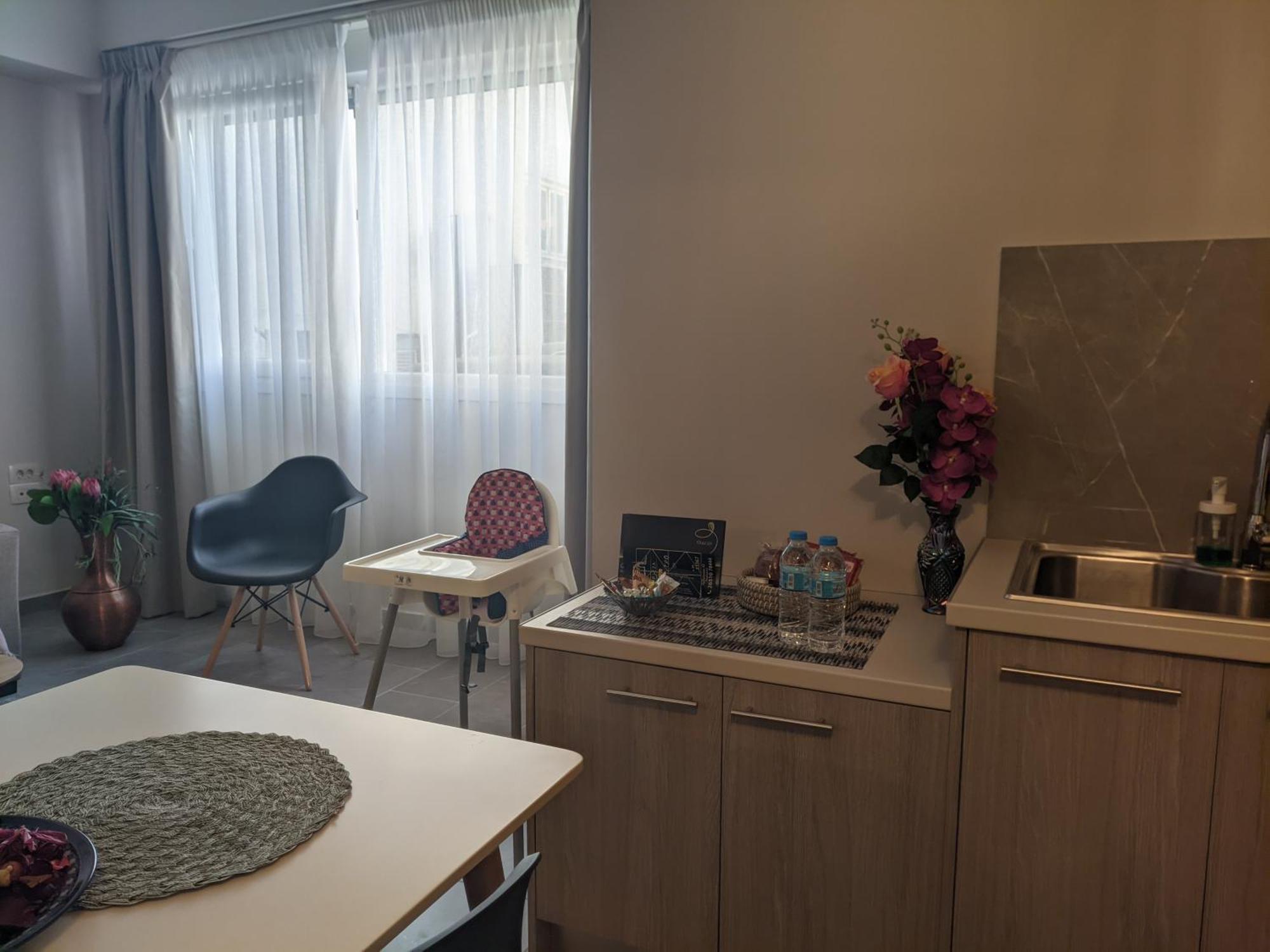 Aristo Central Apartments Янина Екстериор снимка